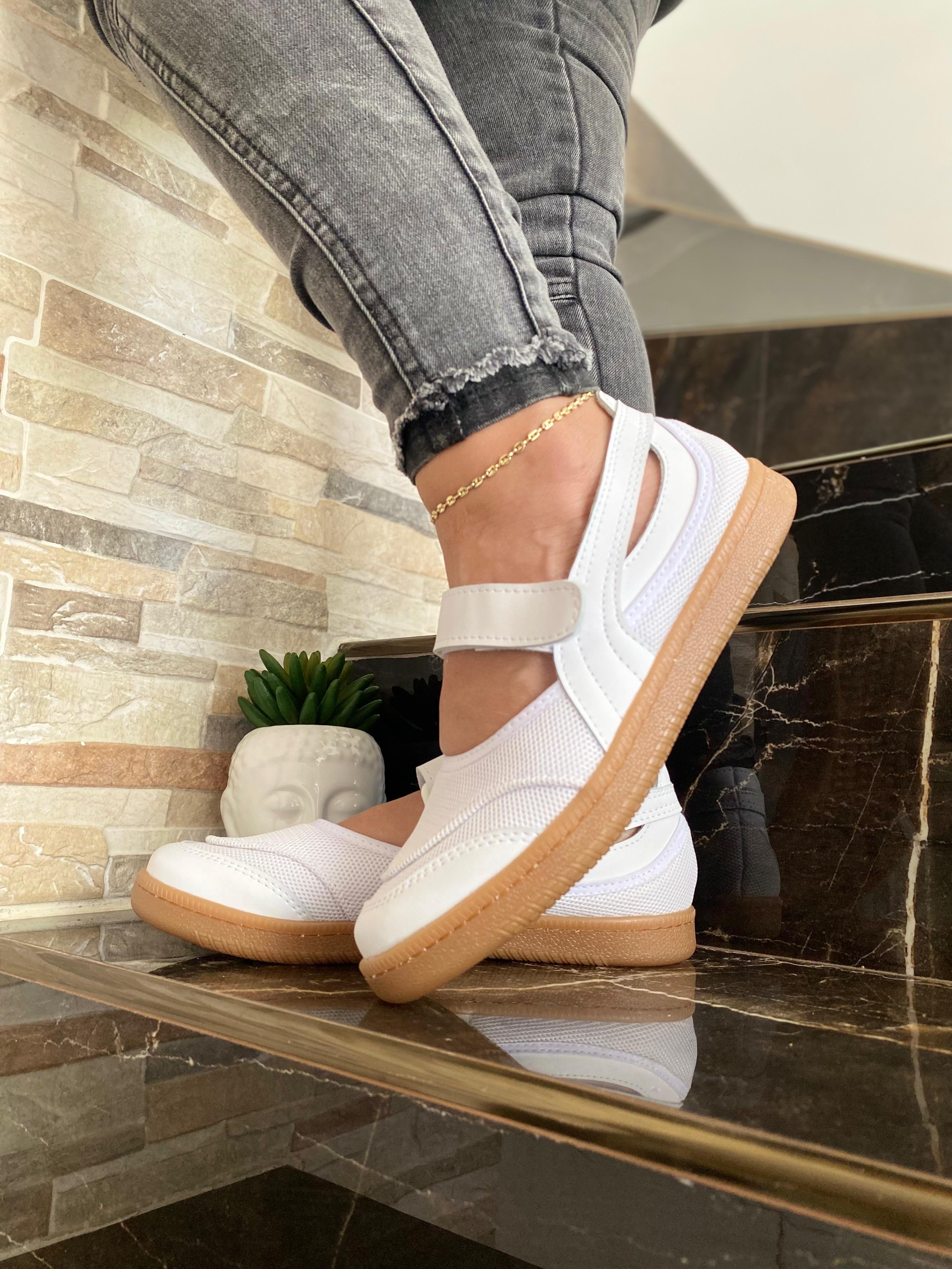 gid://shopify/MediaImage/41238674899233