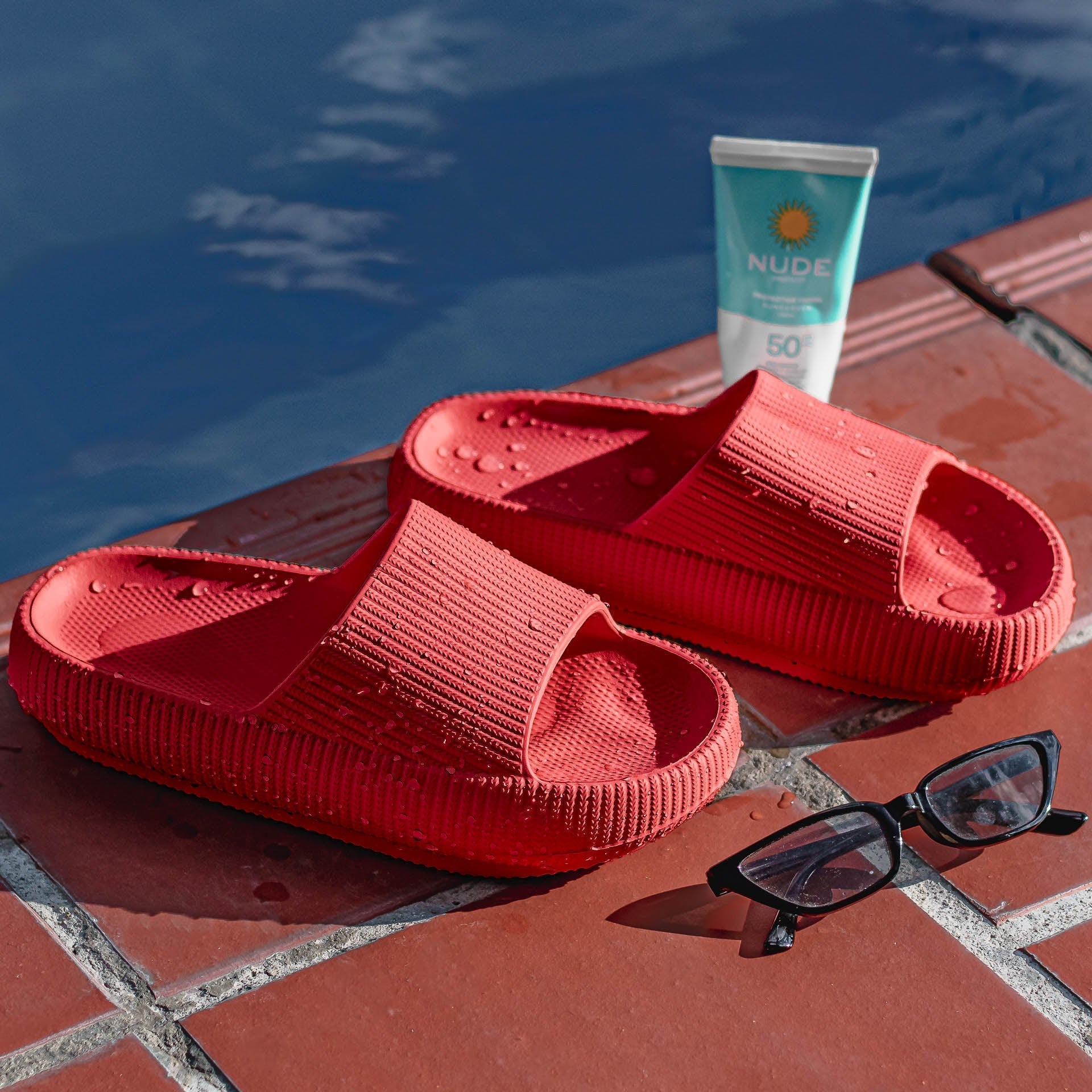 gid://shopify/MediaImage/41238655336737