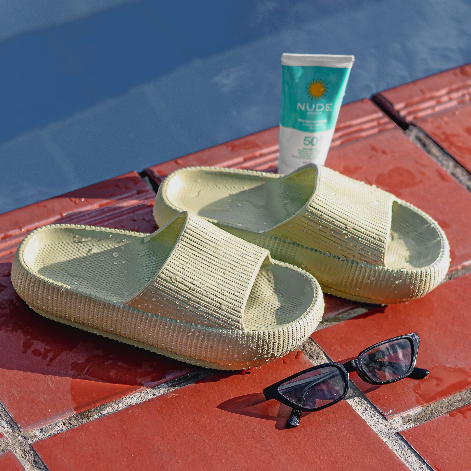 gid://shopify/MediaImage/41238655631649